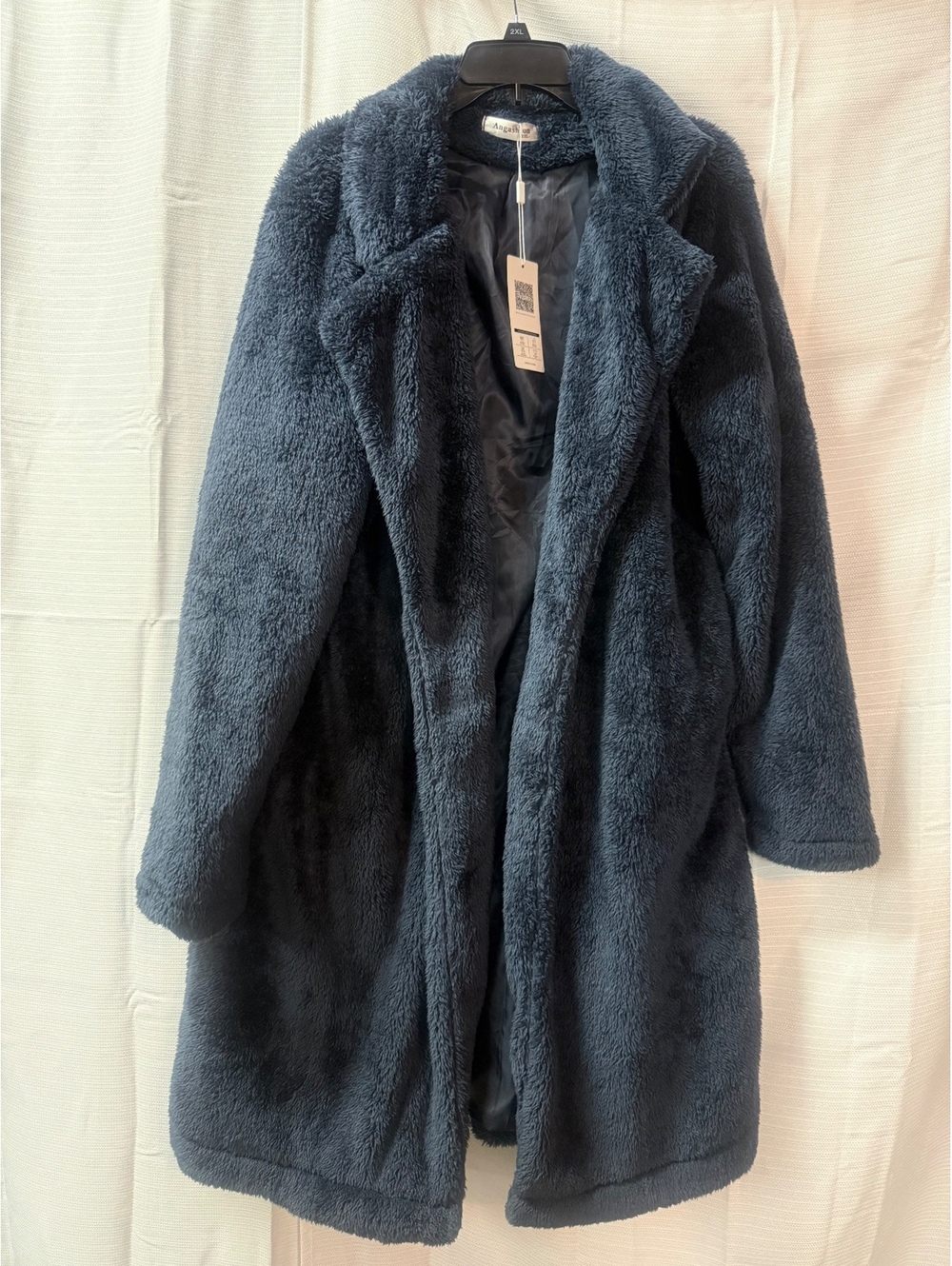 Angashion XXL Black Faux Fur Coat with Cotton-Polyester Lining